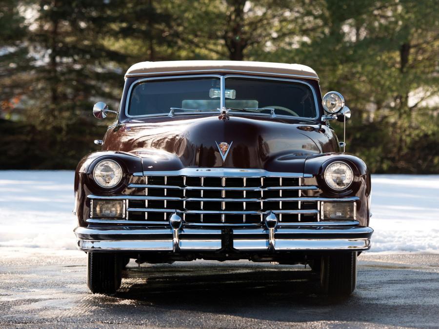  Cadillac Series 62 Convertible 1947 года  (фото 17 из 31)